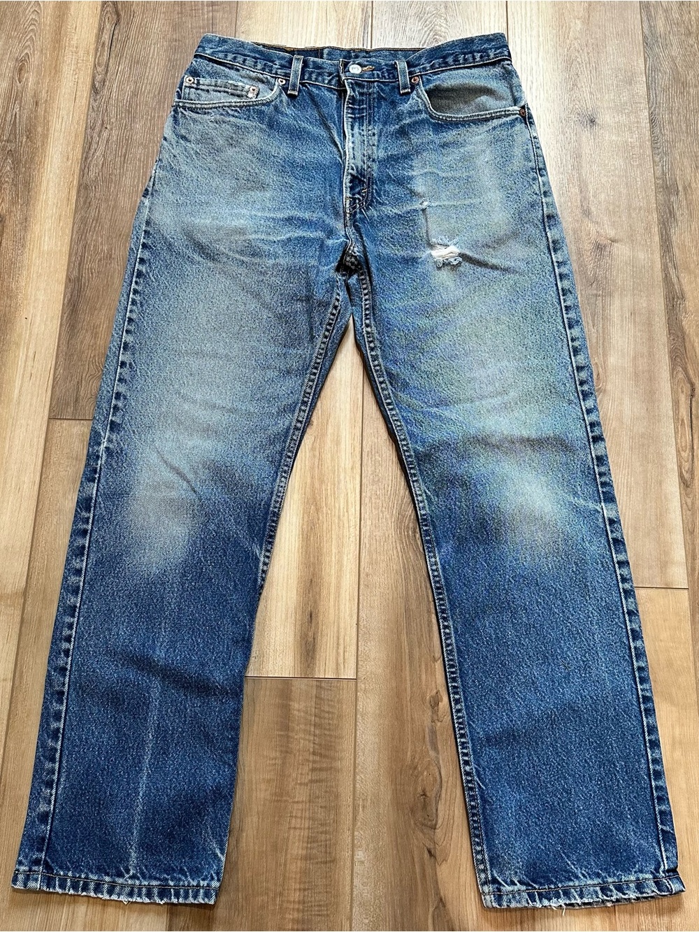 Vintage 90’s Levi’s Straight Leg jeans 33 Waist 30 Inseam